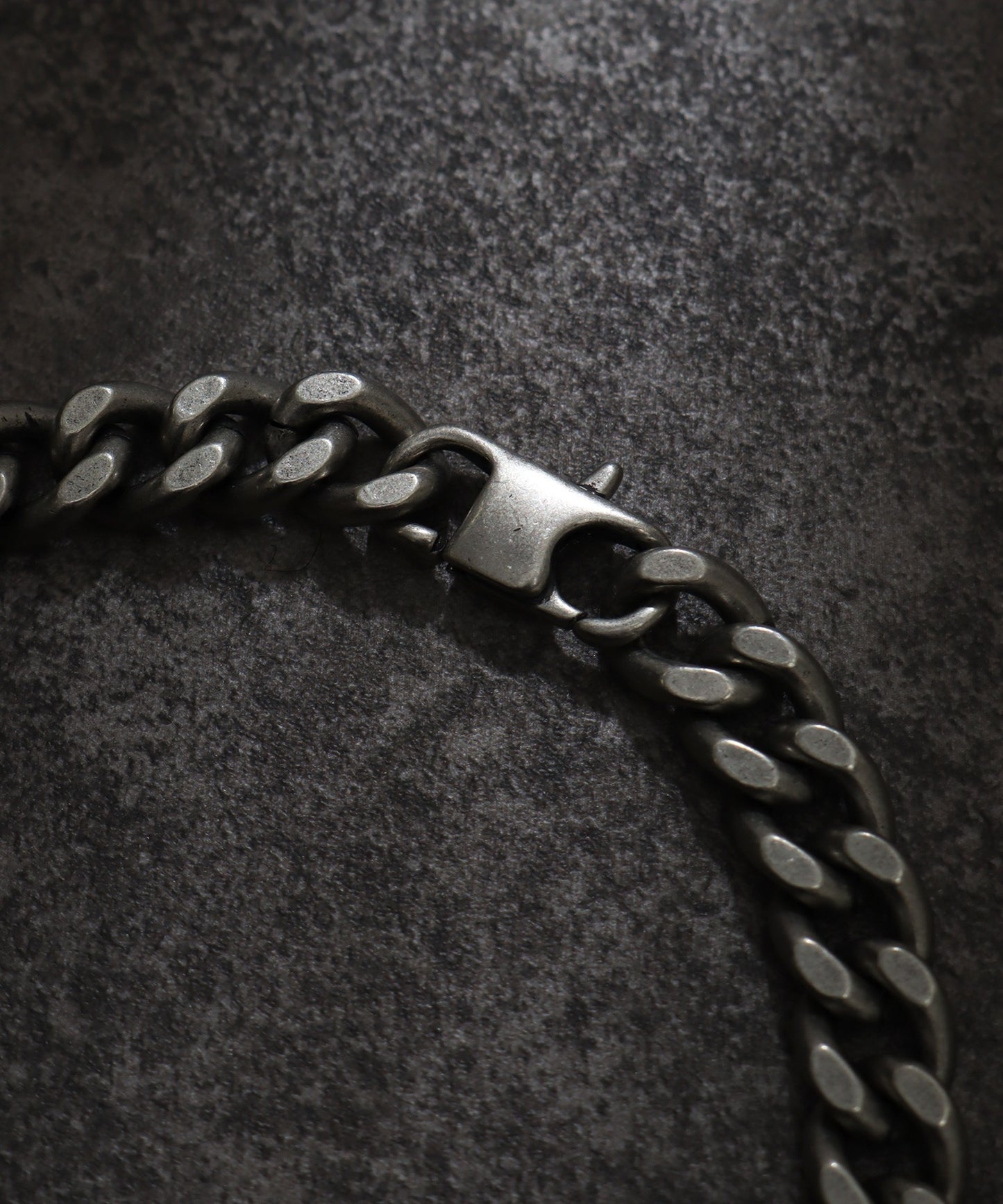 【Art re A】ELLUV LOGO刻印不鏽鋼鍊條項鍊