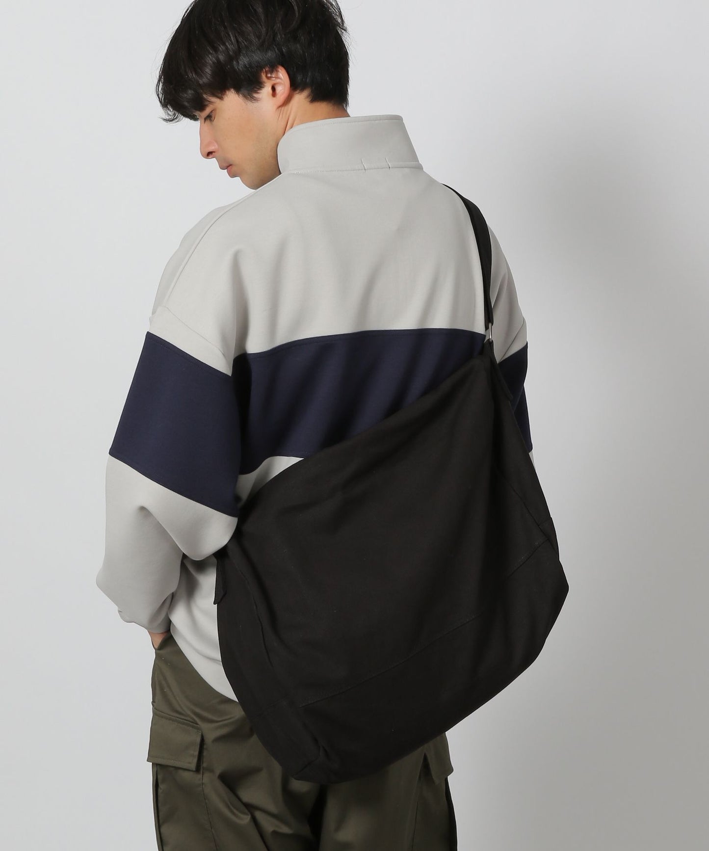 【LAKOLE】極簡帆布筒型肩斜背包 大容量