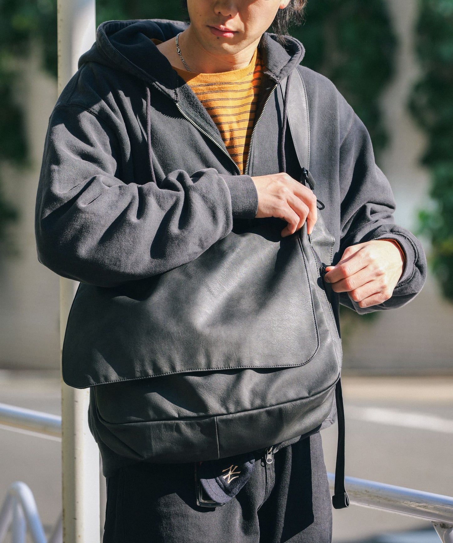 【RAGEBLUE】 復古街頭掀蓋斜背包