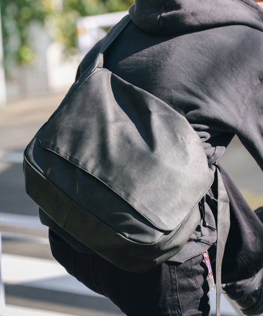 【RAGEBLUE】 復古街頭掀蓋斜背包