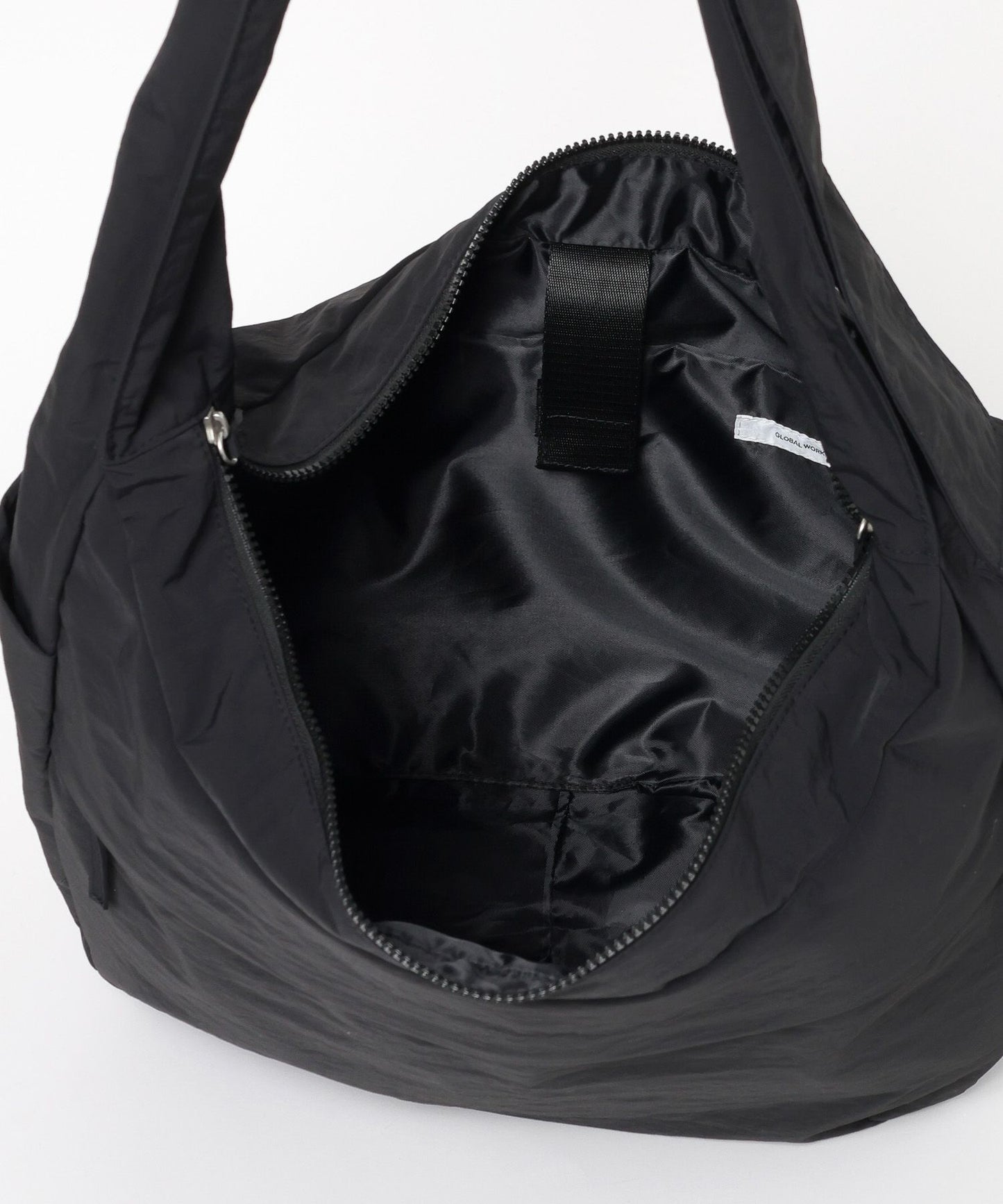 【GLOBAL WORK】輕量質感寬背帶斜背包
