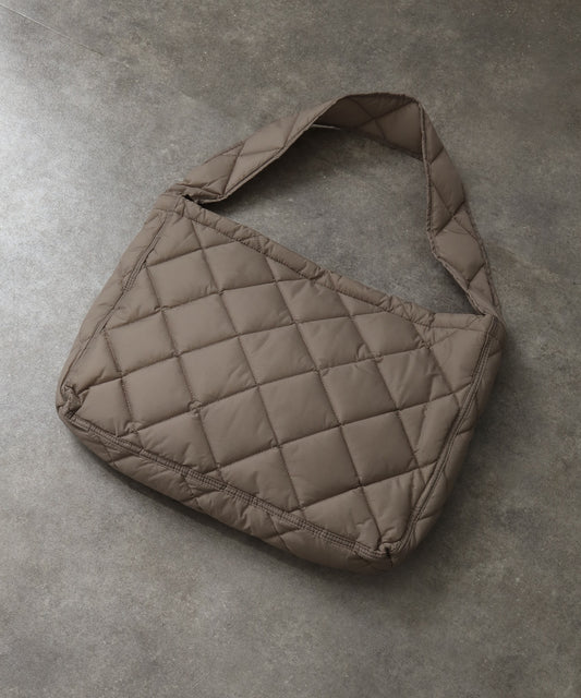 【Art re A】 welise簡約羽絨絎縫 寬版斜背包