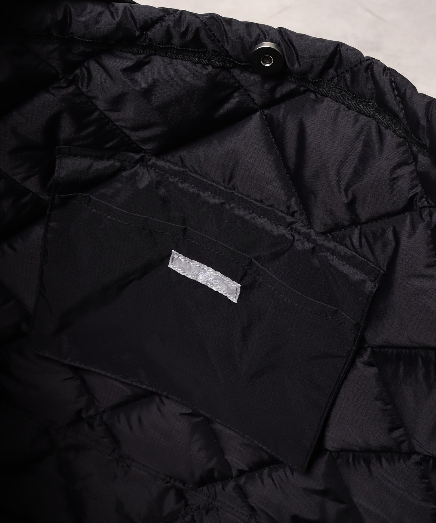 【Art re A】 welise簡約羽絨絎縫 寬版斜背包