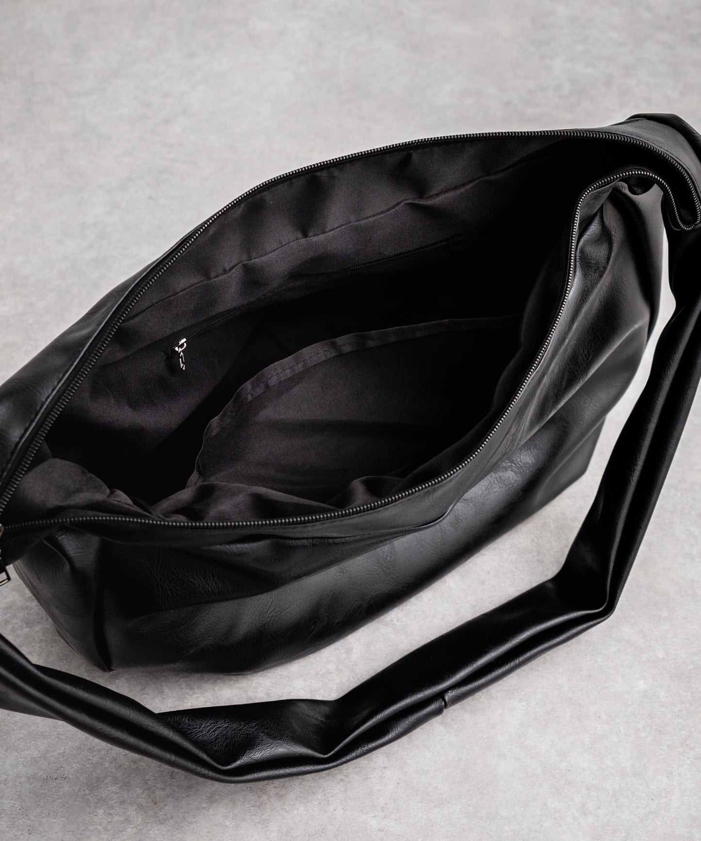 【Rocky Monroe】PU皮革大容量肩背包