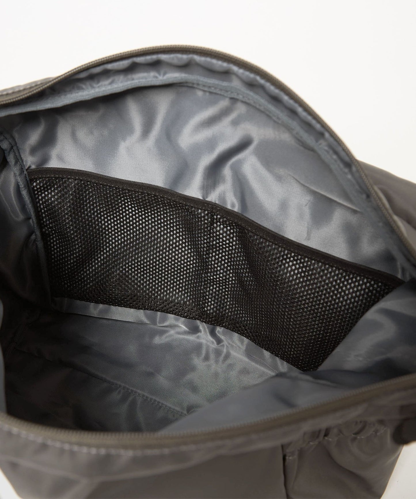 【GLR】雙層掀蓋防潑水尼龍斜背包 肩背包