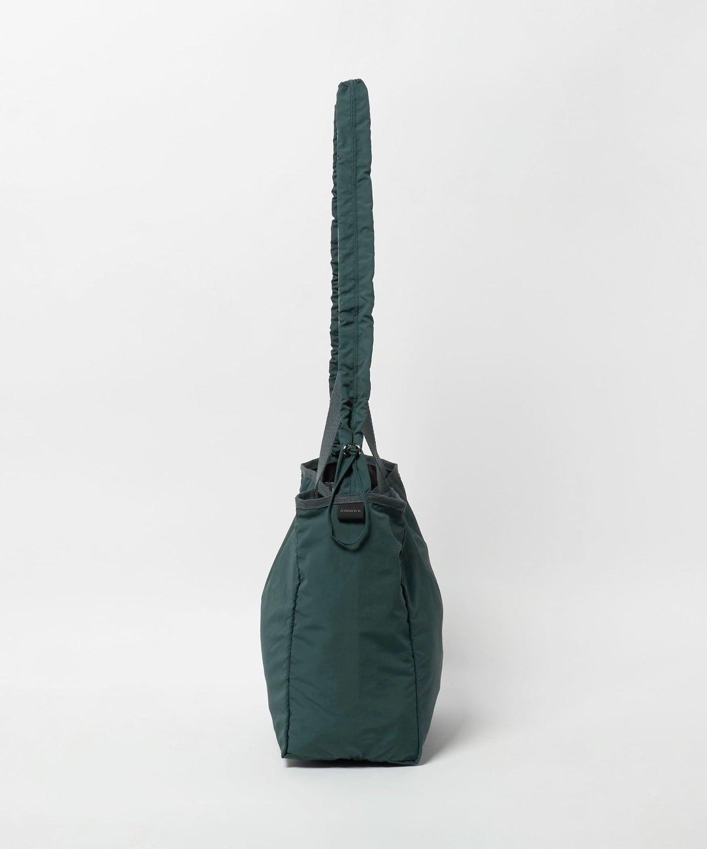 【GLR】fellowww聯名限定 素面皺褶兩用斜背包 肩背包