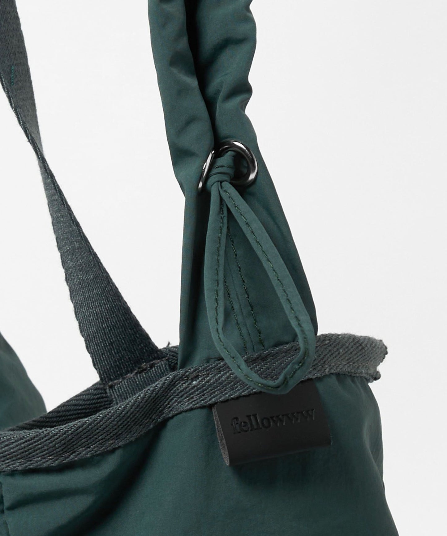 【GLR】fellowww聯名限定 素面皺褶兩用斜背包 肩背包