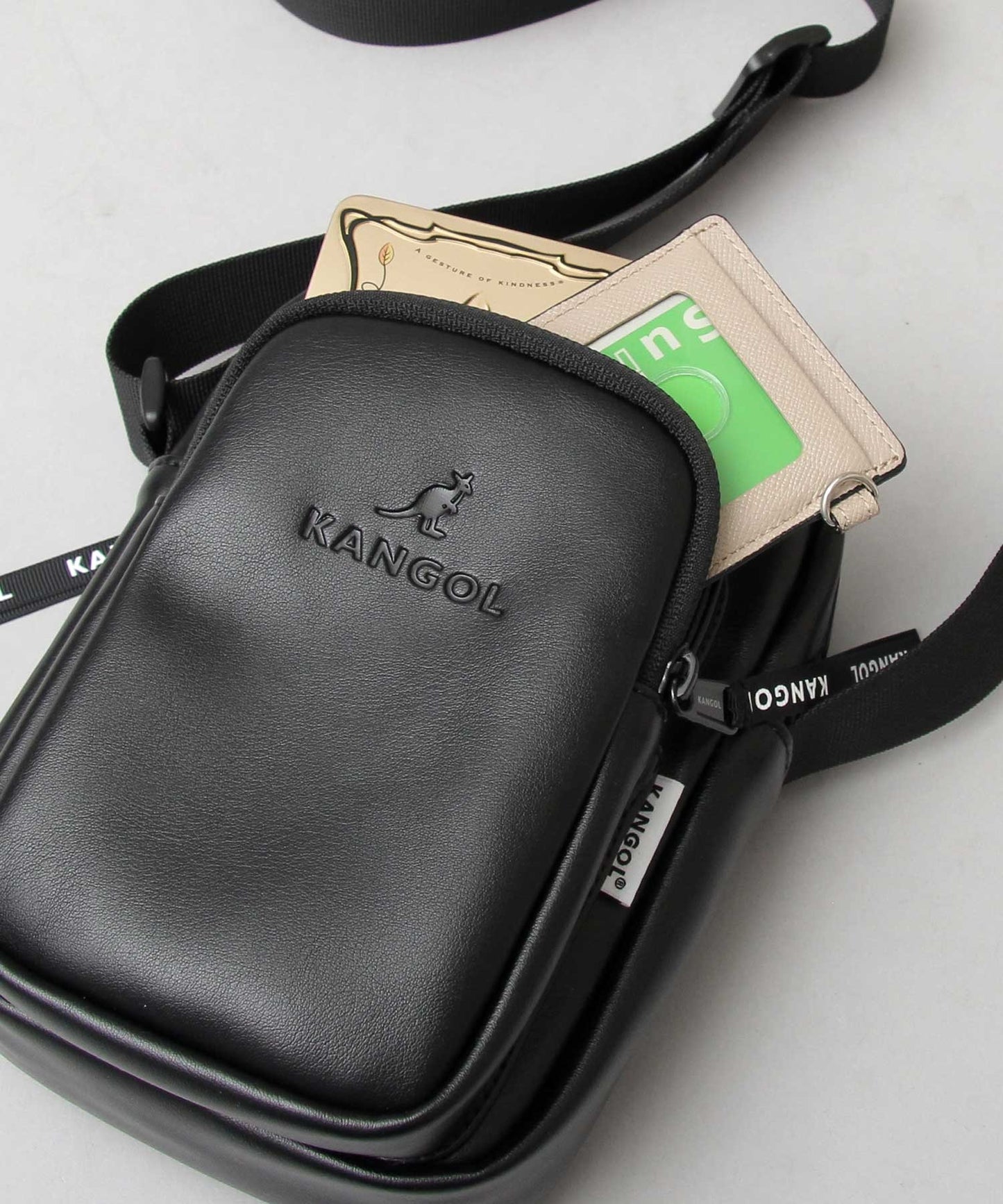 【A.M.S.】KANGOL聯名款 PU皮革質感方形迷你斜背包/肩背包