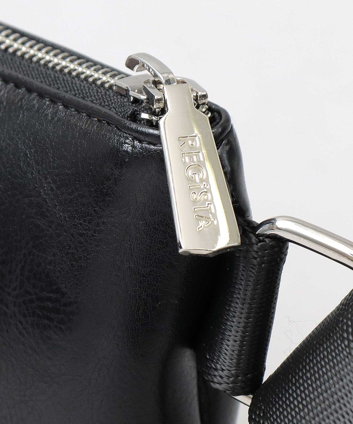 【A.M.S.】REGiSTA聯名 牛床革真皮時尚休閒胸包/斜背包