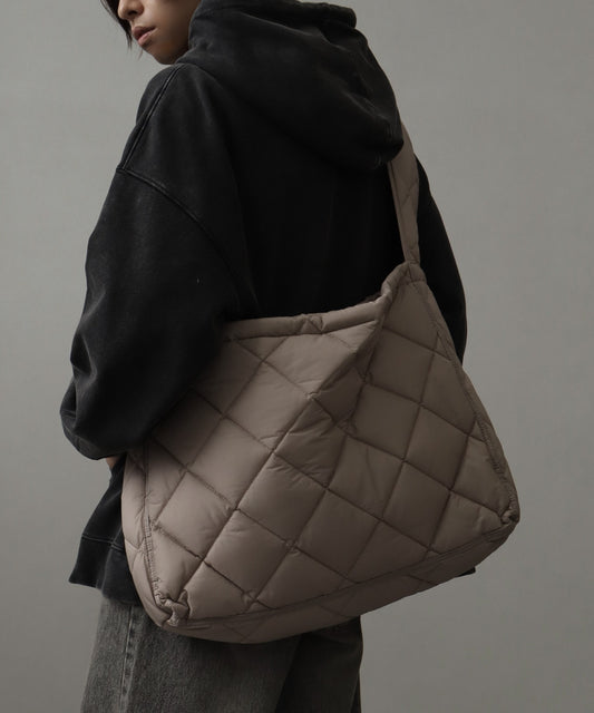 【Art re A】 welise簡約羽絨絎縫 寬版斜背包