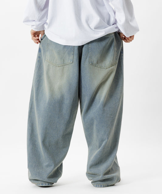 【FREAK’S STORE】水洗寬版桶型剪裁丹寧長褲 寬褲