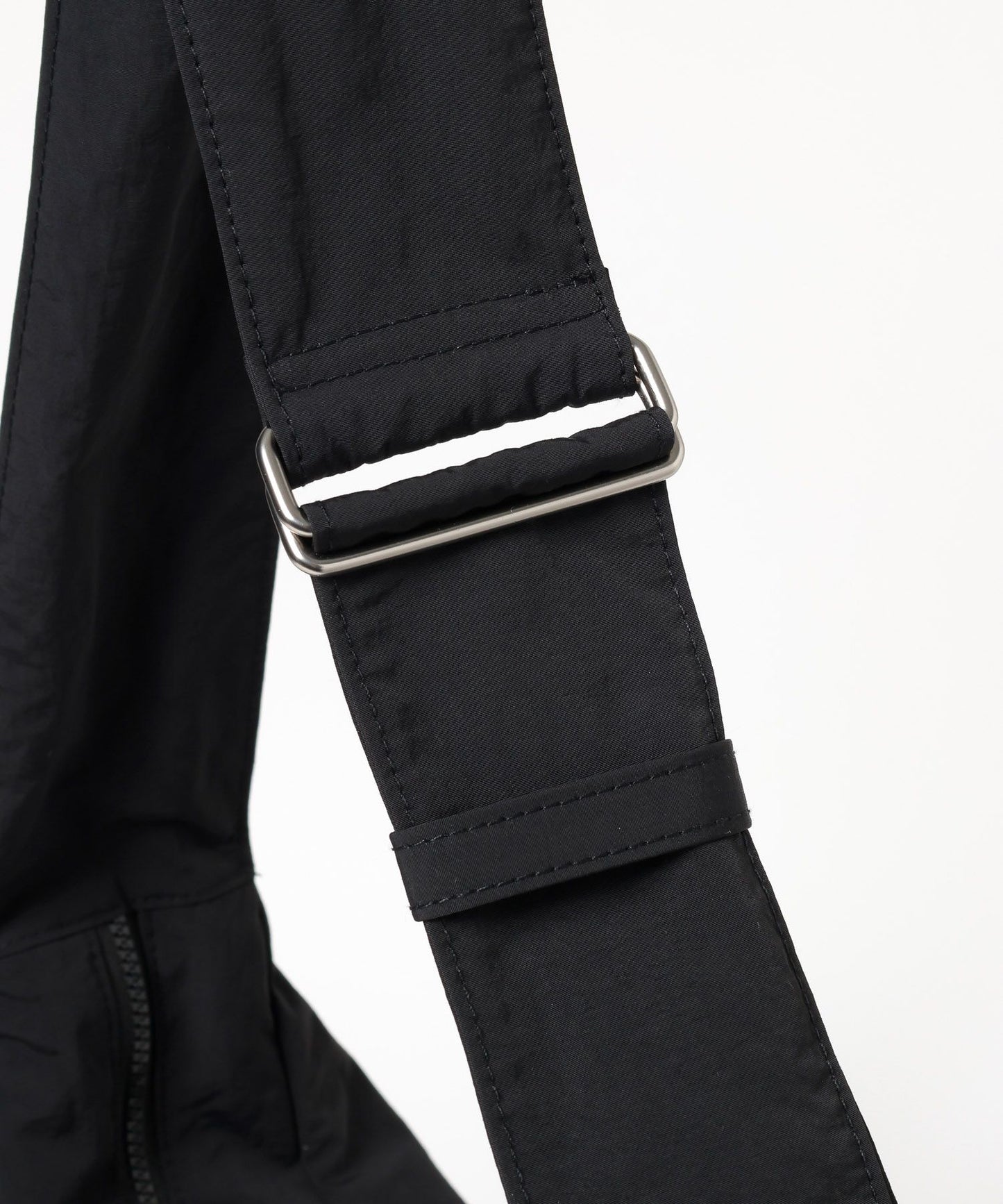 【GLOBAL WORK】輕量質感寬背帶斜背包