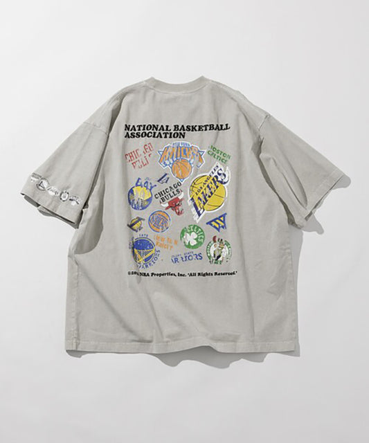 【FREAK’S STORE】NBA系列 復古球隊LOGO印花短袖T恤 短T