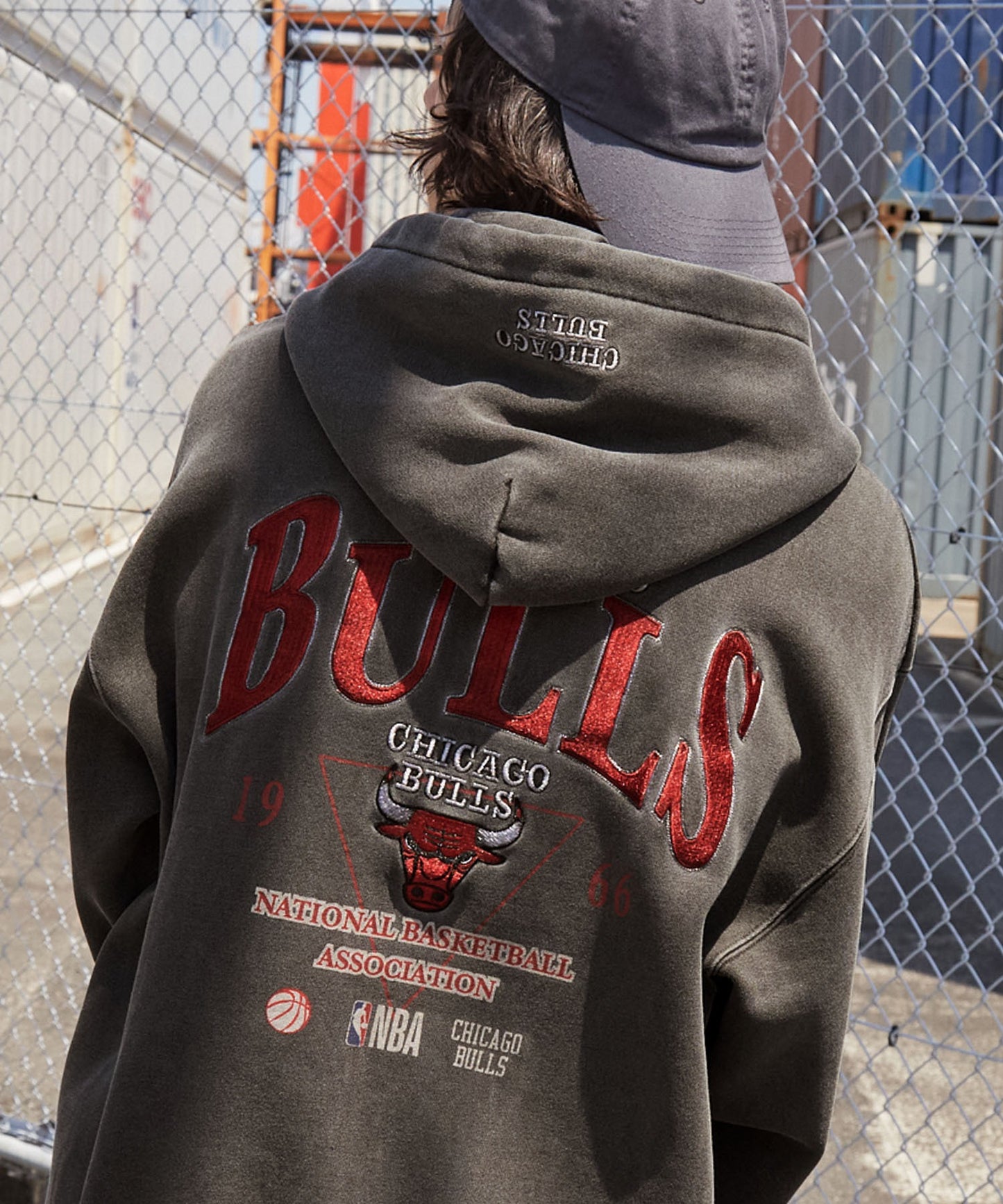 【EMMA CLOTHES】NBA系列 芝加哥公牛 復古街頭 刺繡內刷毛連帽外套 日本預購