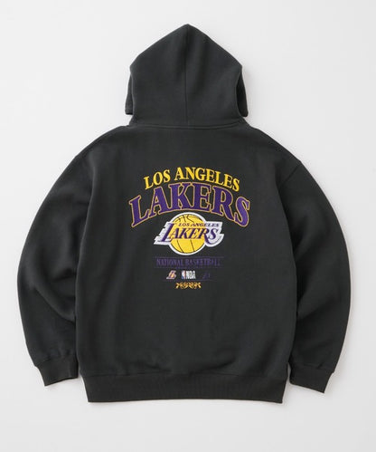 【MONO-MART】NBA系列 聯名款 復古風Lakers湖人隊刺繡印花帽T 日本預購