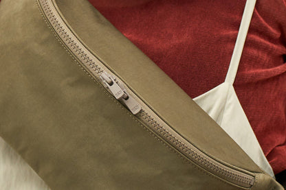 【レザーバッグ REN】khaki 質感休閒胸包(腰包) / HD NYLON