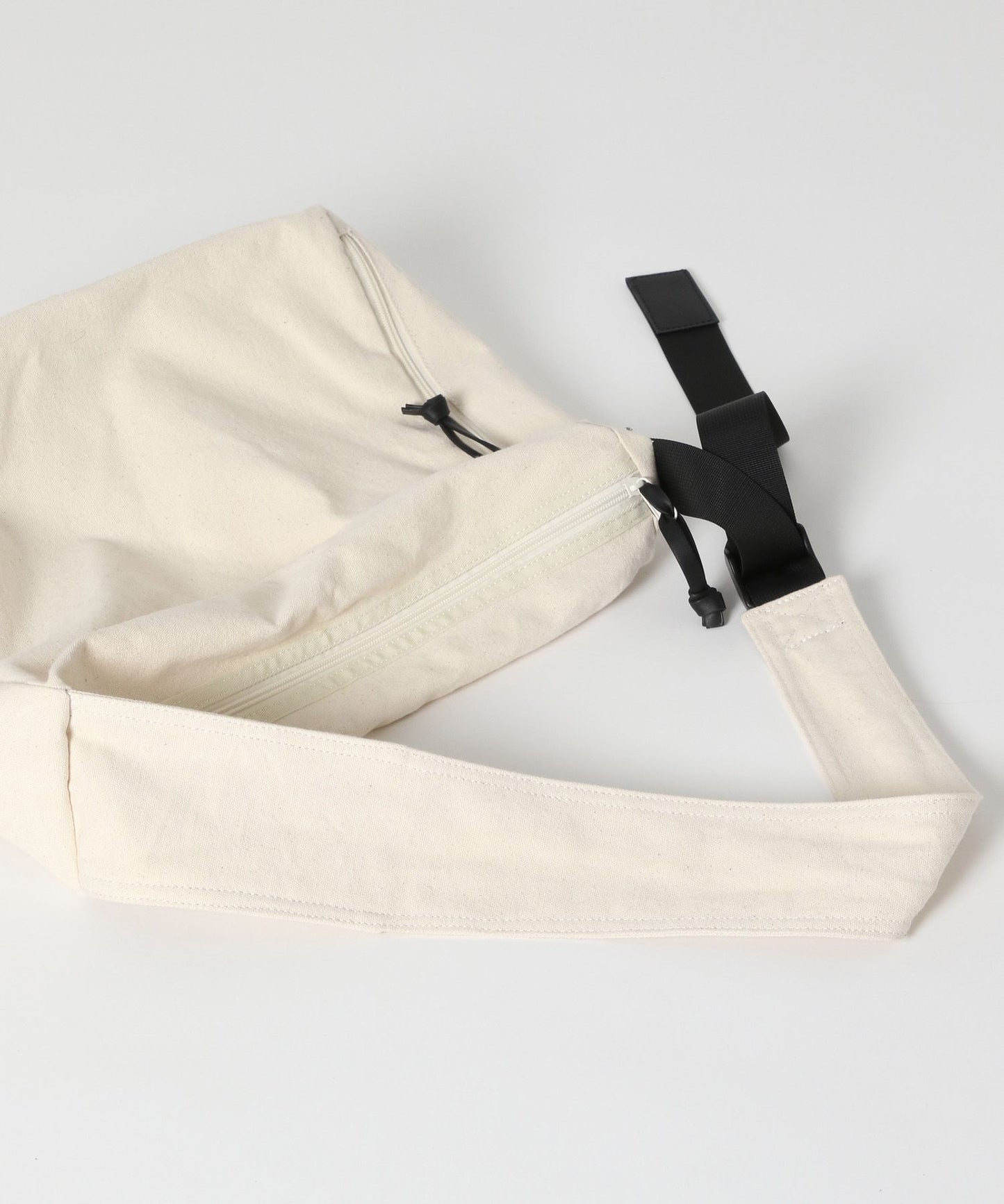 【RAGEBLUE】簡約大容量帆布郵差包 斜背包