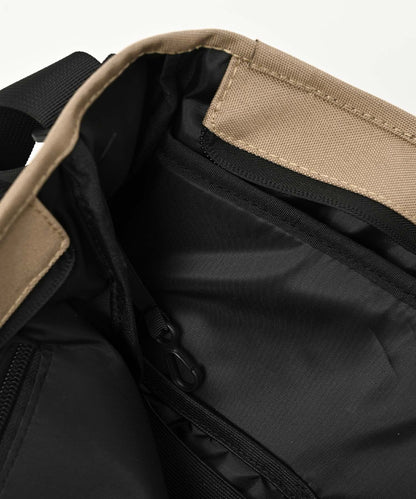 【KiU】大容量收納商務休閒斜背包 (可放筆電)