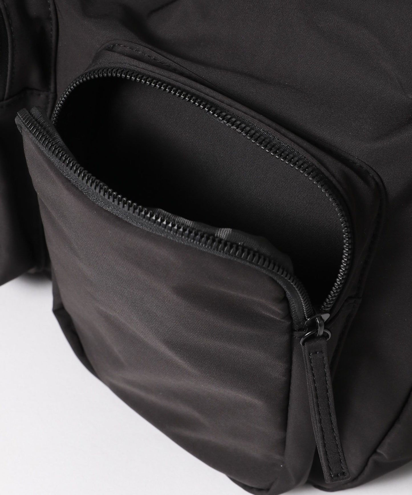 【GLOBAL WORK】簡約防潑水斜背郵差包