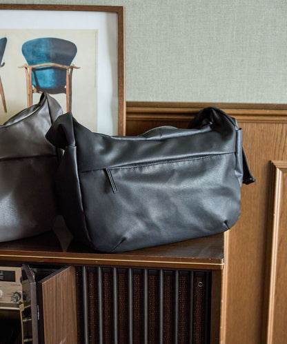 【GLOBAL WORK】輕量質感寬背帶斜背包