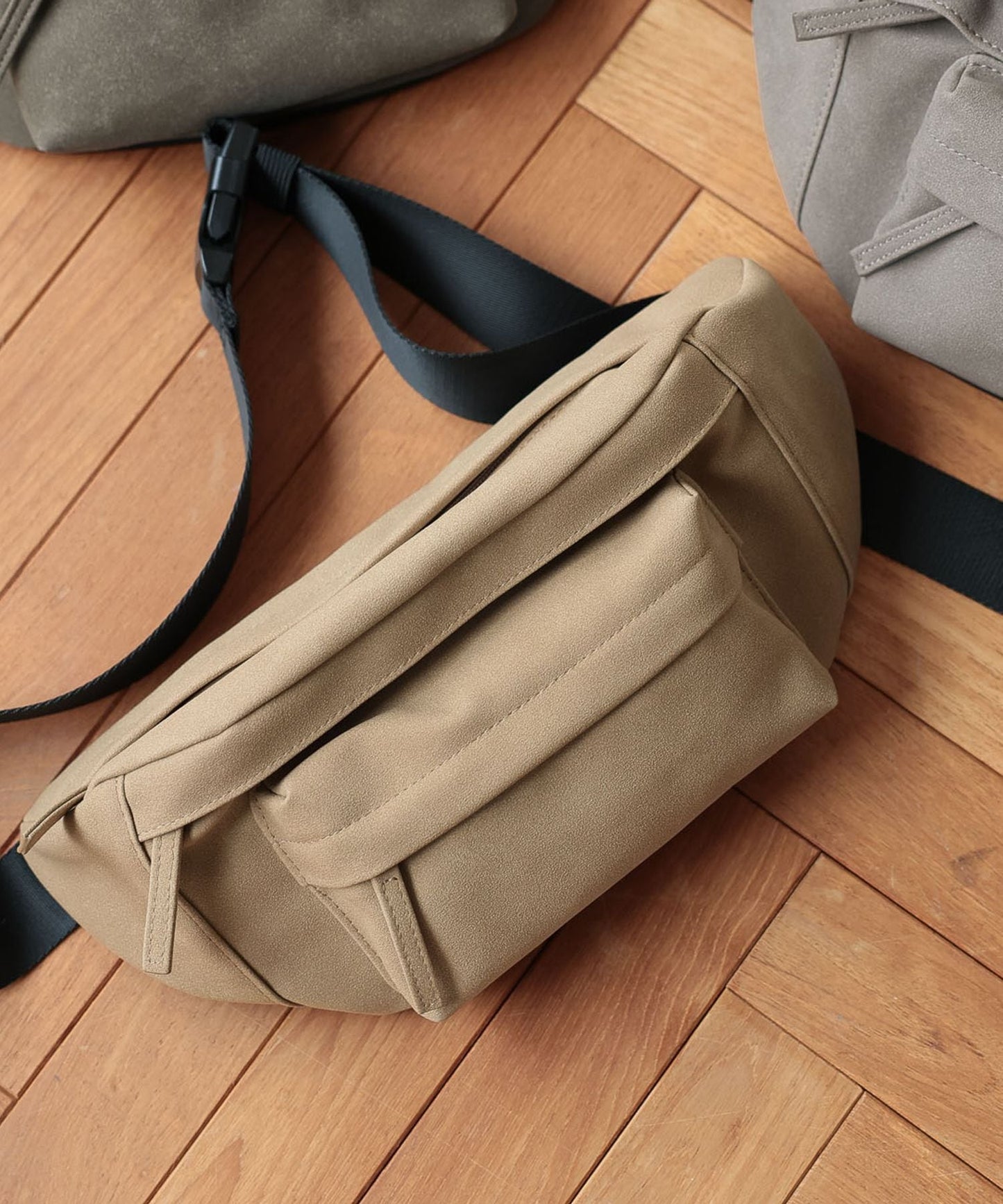 【GLOBAL WORK】小巧實用 質感仿麂皮簡約腰包 胸包