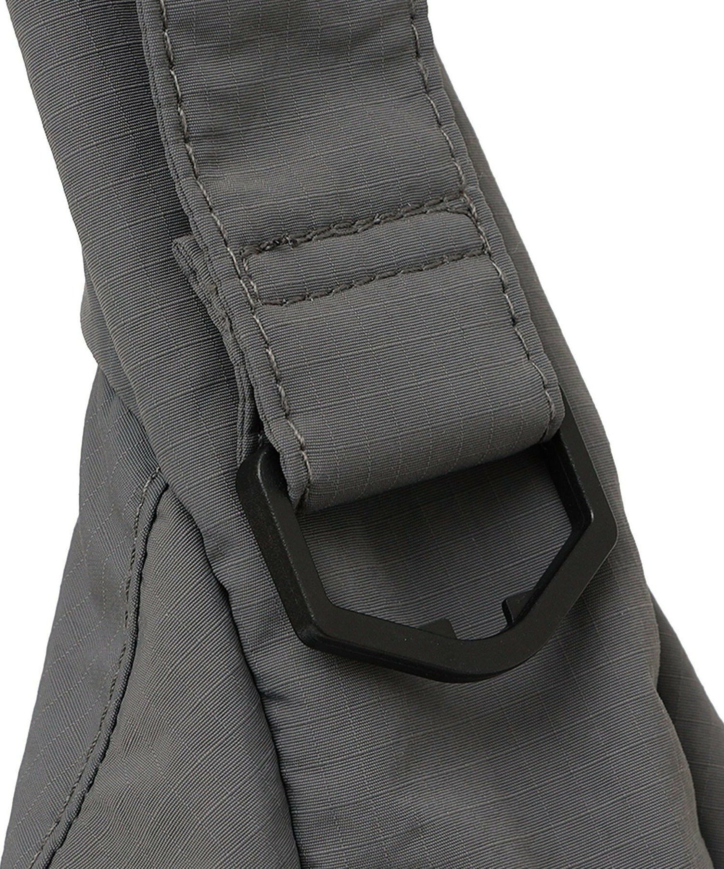 【SHIPS】SHIPS any系列 防撕裂尼龍前開拉鏈 半月型斜背包