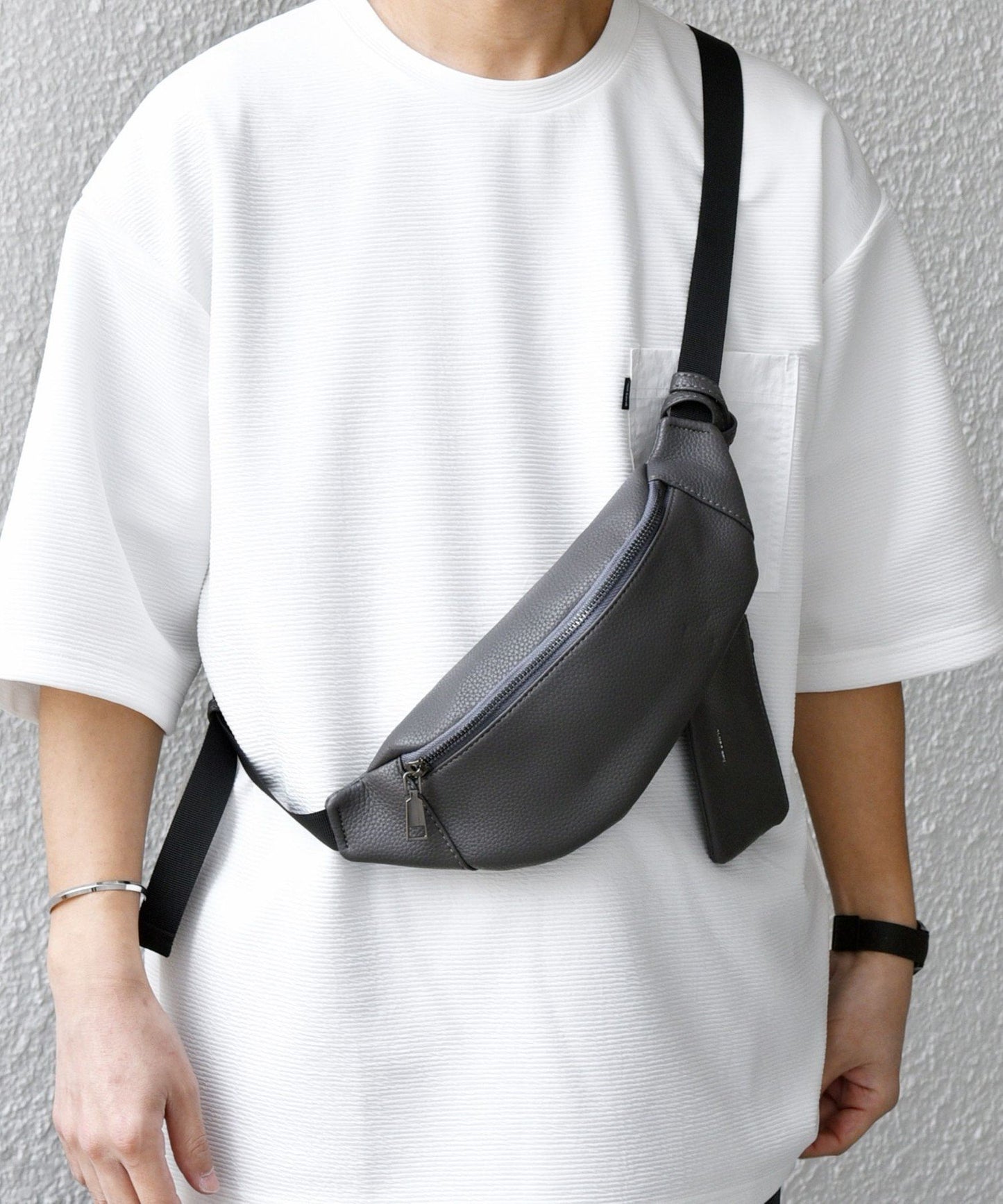 【SHIPS】SHIPS any系列 成熟質感床革胸包 腰包 斜背包(附卡片夾)