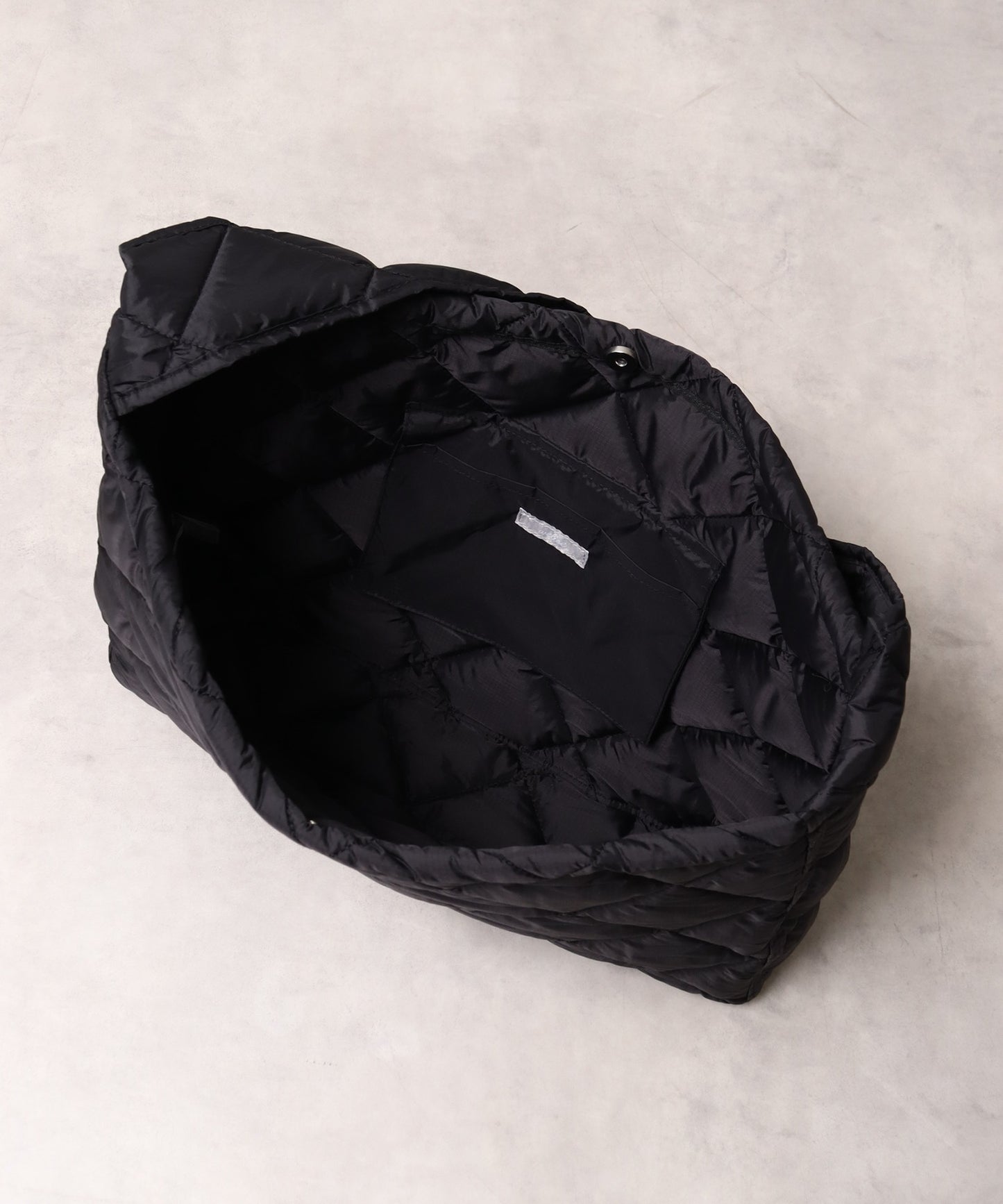 【Art re A】 welise簡約羽絨絎縫 寬版斜背包