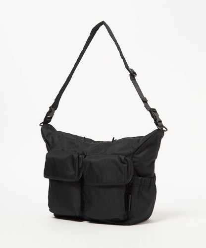 【GLR】雙層掀蓋防潑水尼龍斜背包 肩背包