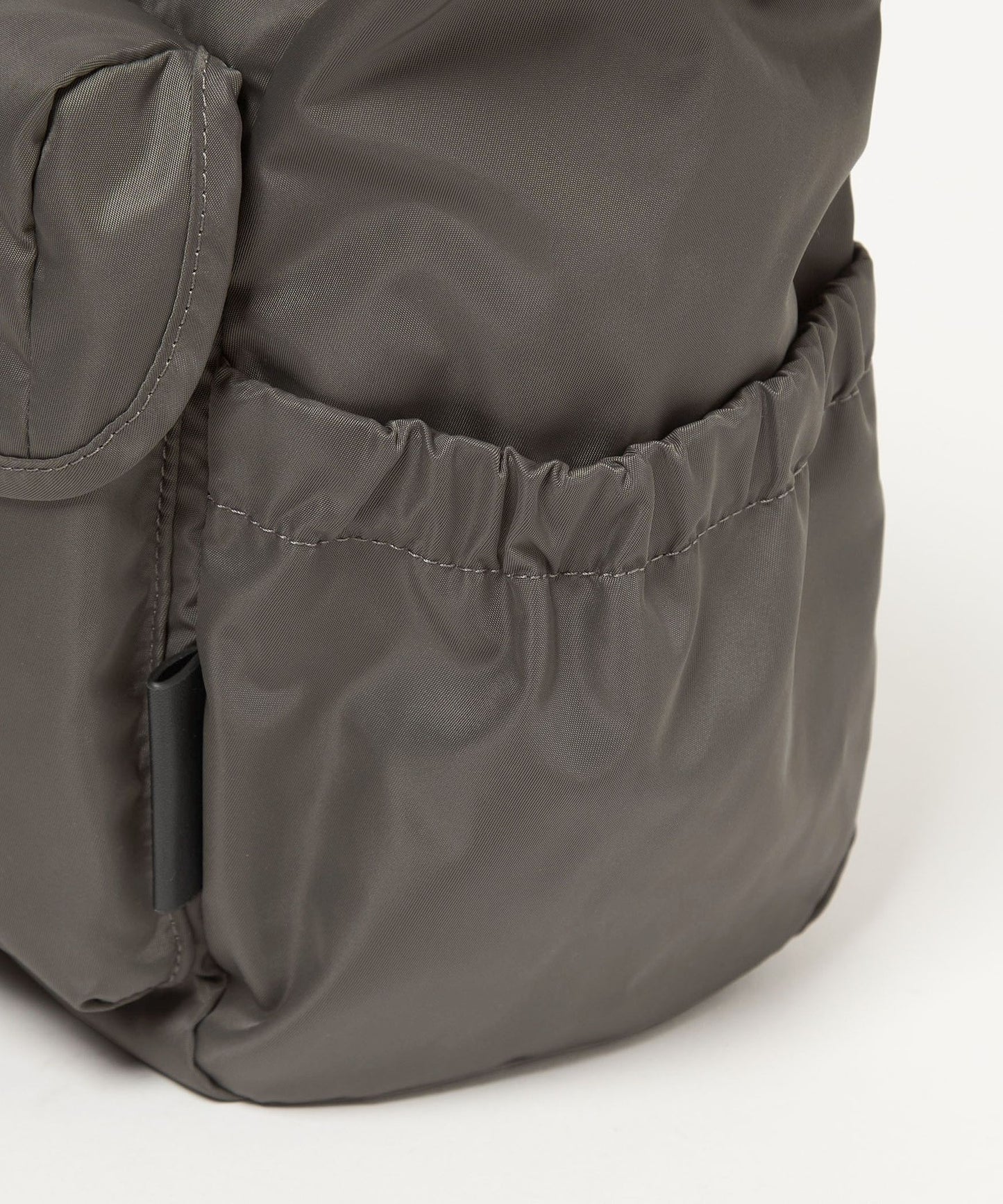 【GLR】雙層掀蓋防潑水尼龍斜背包 肩背包