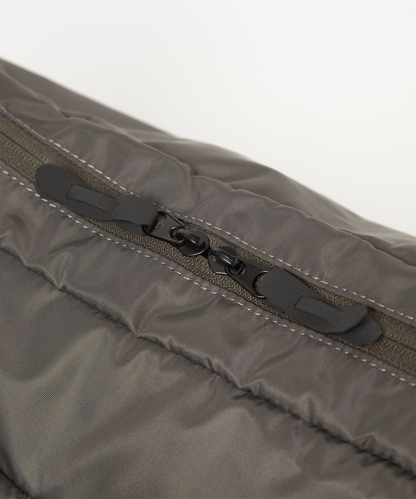 【GLR】雙層掀蓋防潑水尼龍斜背包 肩背包