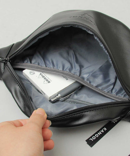 【A.M.S.】KANGOL聯名款 PU皮革質感簡約腰包/胸包