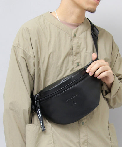 【A.M.S.】KANGOL聯名款 PU皮革質感簡約腰包/胸包