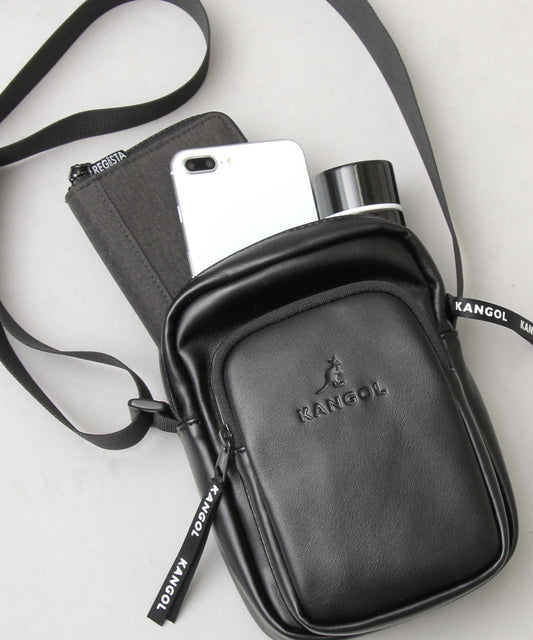 【A.M.S.】KANGOL聯名款 PU皮革質感方形迷你斜背包/肩背包