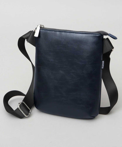 【A.M.S.】REGiSTA聯名 牛床革真皮時尚直式斜背包/肩背包