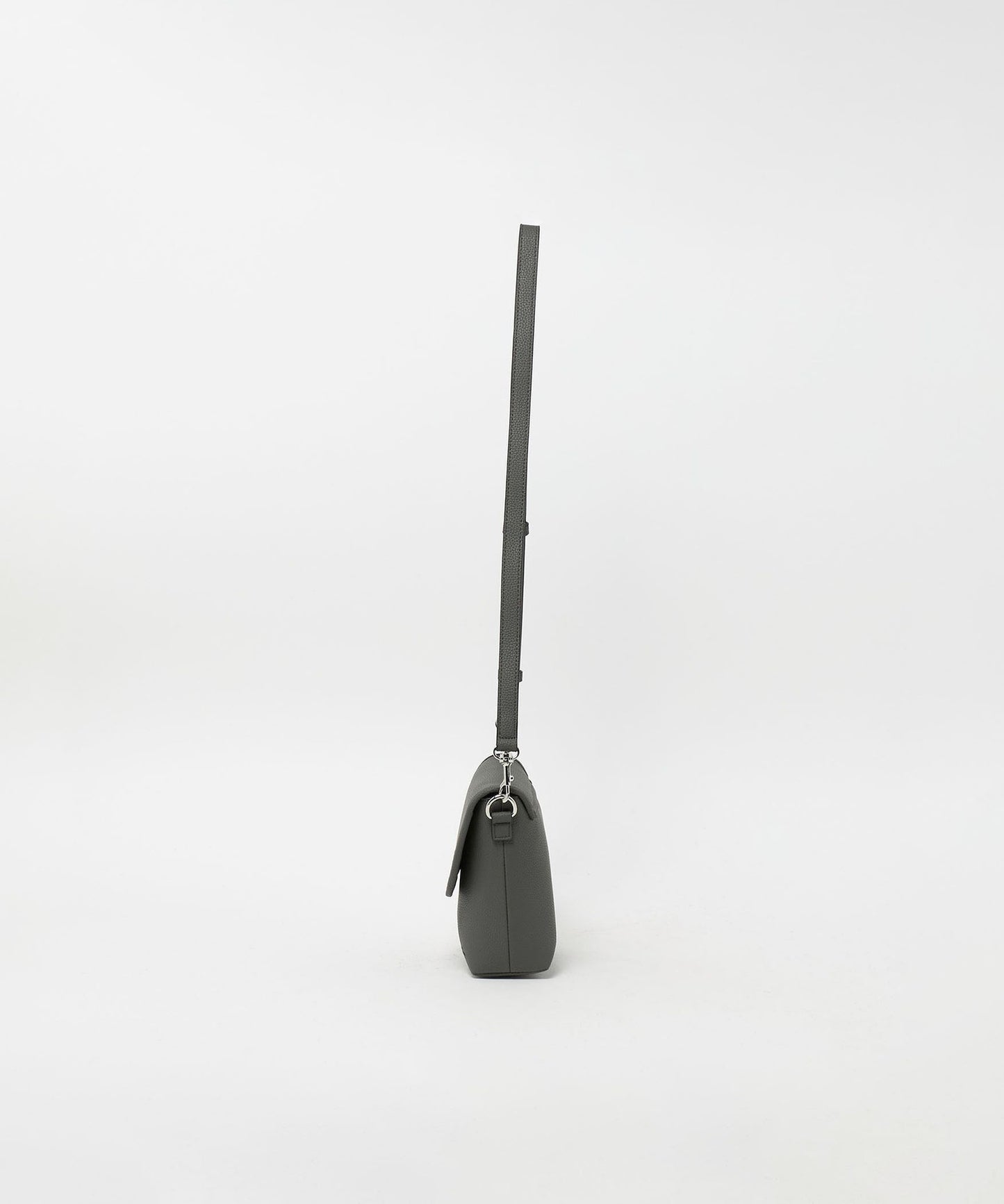 【GLR】顆粒壓紋PU皮革翻蓋斜背包 肩背包