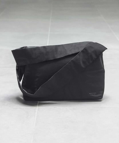 【BEAUTY&YOUTH】YAKPAK monkey time 兩用簡約質感斜背包