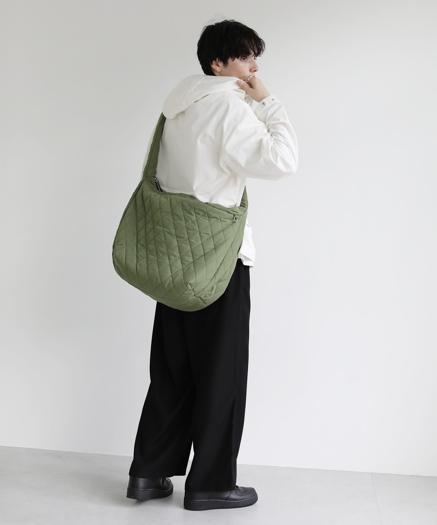 【ASTRONOMY】菱格紋絎縫超大肩背包 斜背包