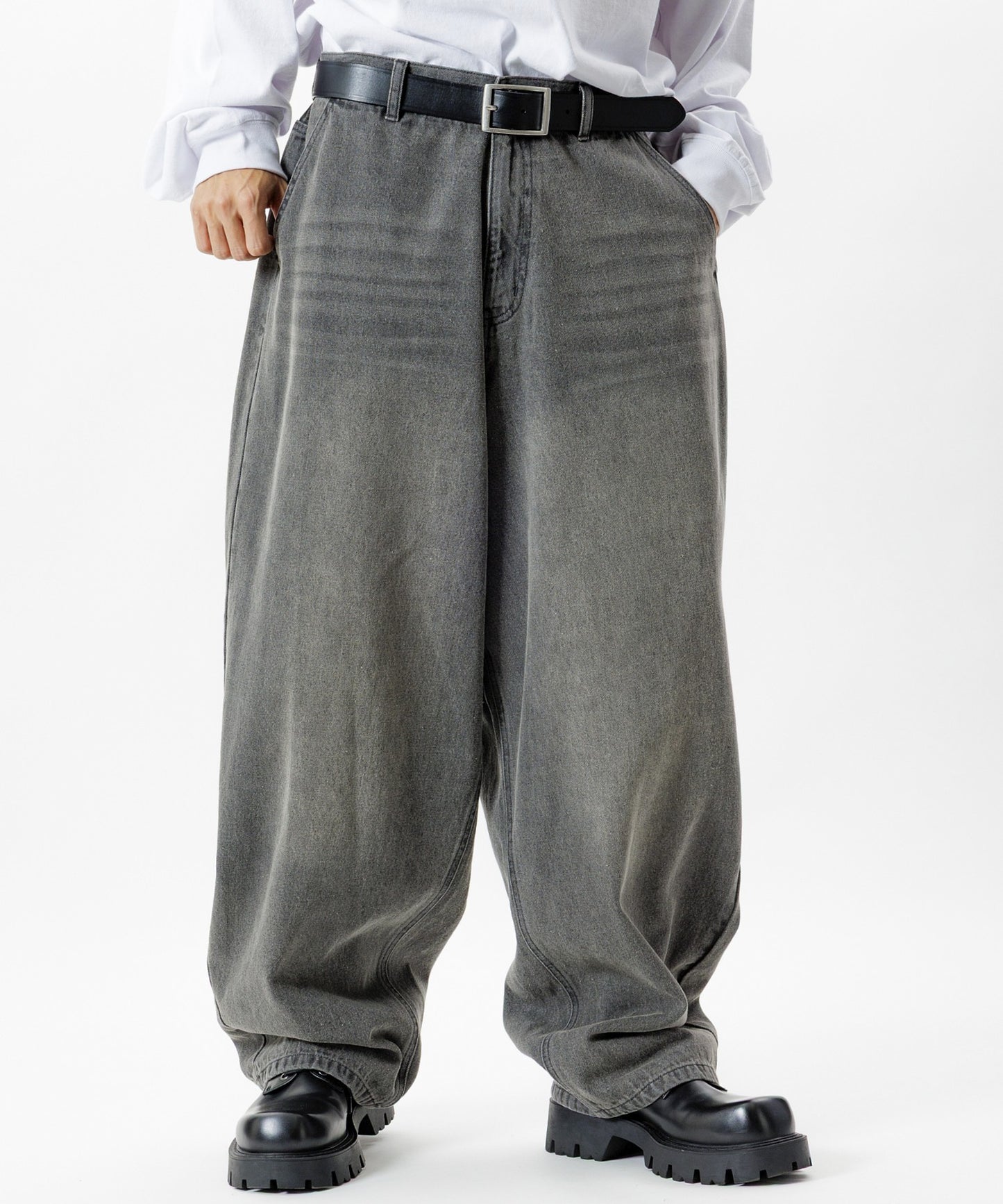 【FREAK’S STORE】水洗寬版桶型剪裁丹寧長褲 寬褲