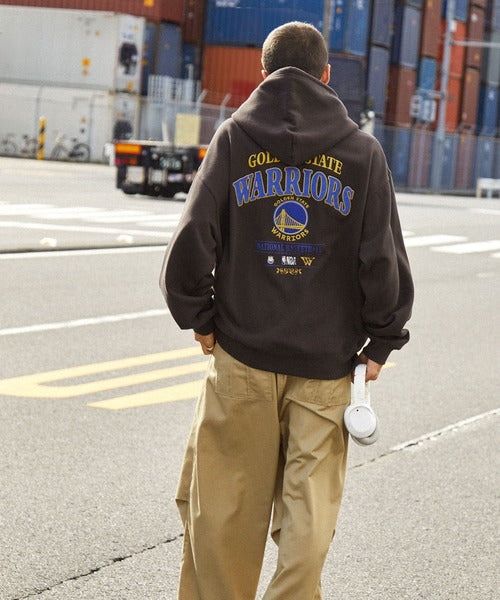 【MONO-MART】NBA系列 聯名款 復古風Warriors勇士隊刺繡印花帽T 日本預購