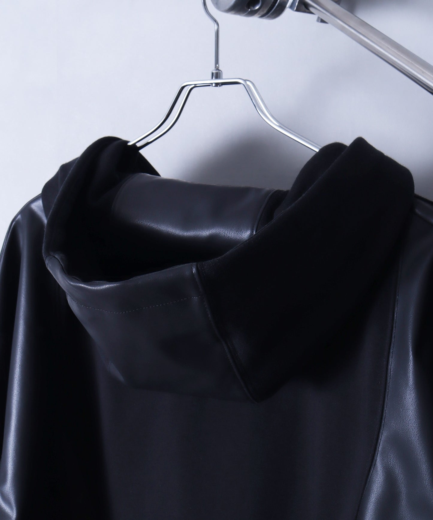 【Art re A】welise 質感仿舊加工PU皮革拼接連帽外套 日本預購