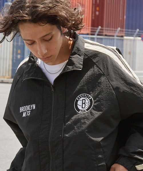 【MONO-MART】NBA系列 NETS籃網隊刺繡 防潑水 寬版 運動外套