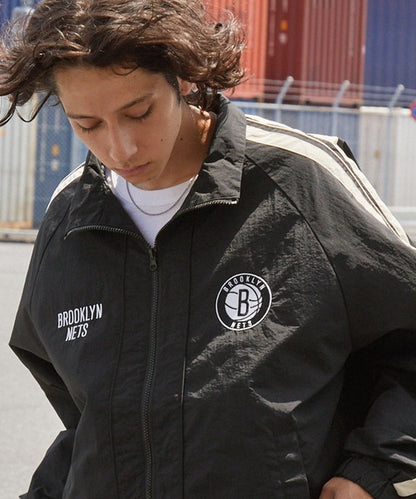 【MONO-MART】NBA系列 NETS籃網隊刺繡 防潑水 寬版 運動外套