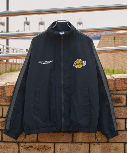 【MONO-MART】NBA系列 Lakers湖人隊刺繡 防潑水 寬版 運動外套