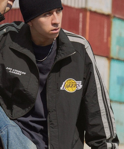 【MONO-MART】NBA系列 Lakers湖人隊刺繡 防潑水 寬版 運動外套