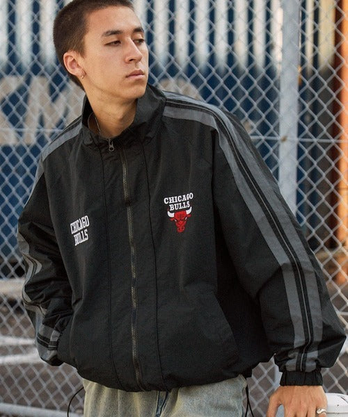 【MONO-MART】NBA系列 BULLS公牛隊刺繡 防潑水 寬版 運動外套